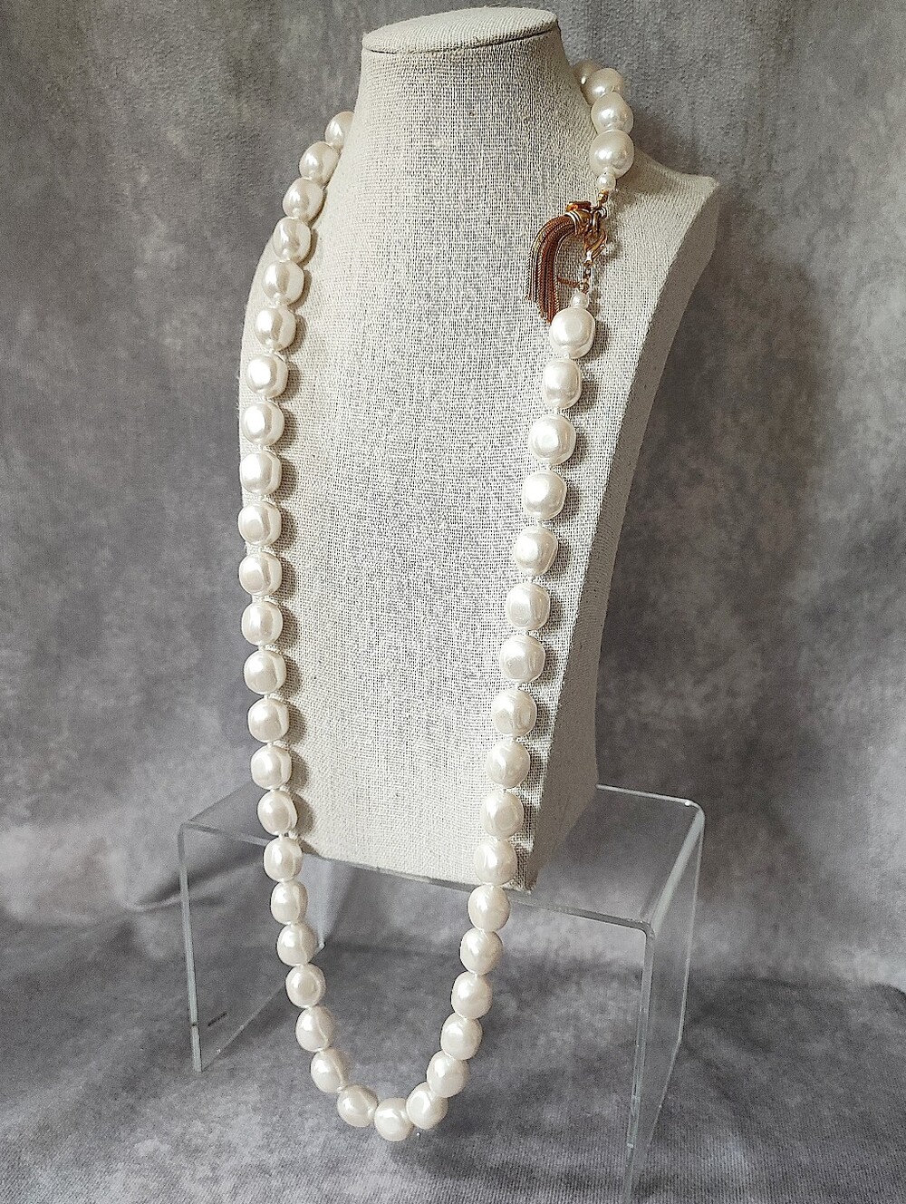 Vintage Anne Klein Baroque Faux Pearl Long Gold Tone Tassel Clasp  Necklace EUC